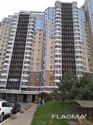 Продам 2 паркомісця в підземному паркінгу Київ