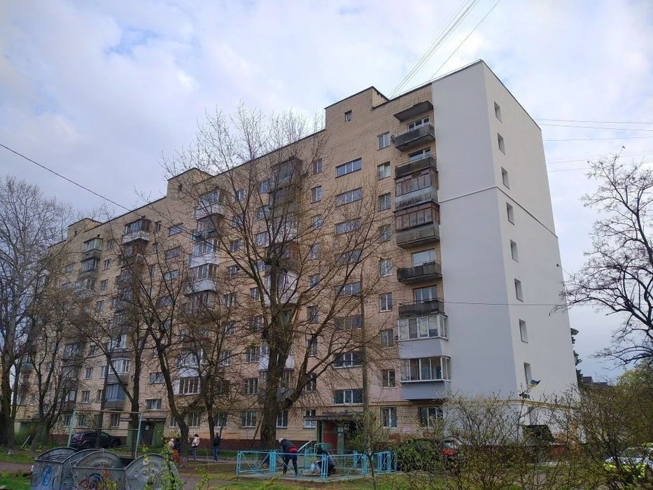 3 floor. Very profitable! 39m2. House near the Park! Gas. plate.