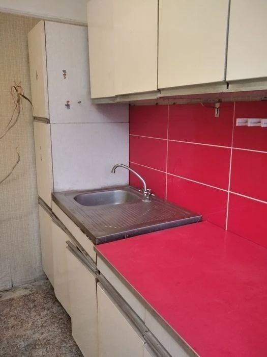 3 floor. Very profitable! 39m2. House near the Park! Gas. plate.
