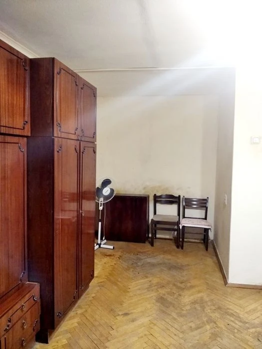 3 floor. Very profitable! 39m2. House near the Park! Gas. plate.