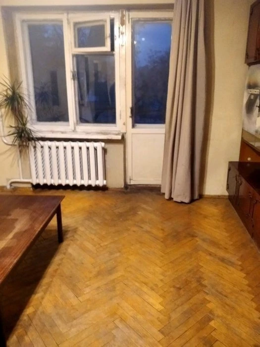 3 floor. Very profitable! 39m2. House near the Park! Gas. plate.