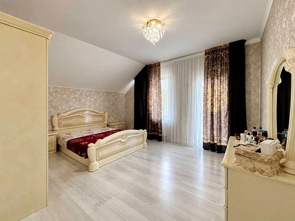 Будинок. Київ, Сергія Колоса вул.
