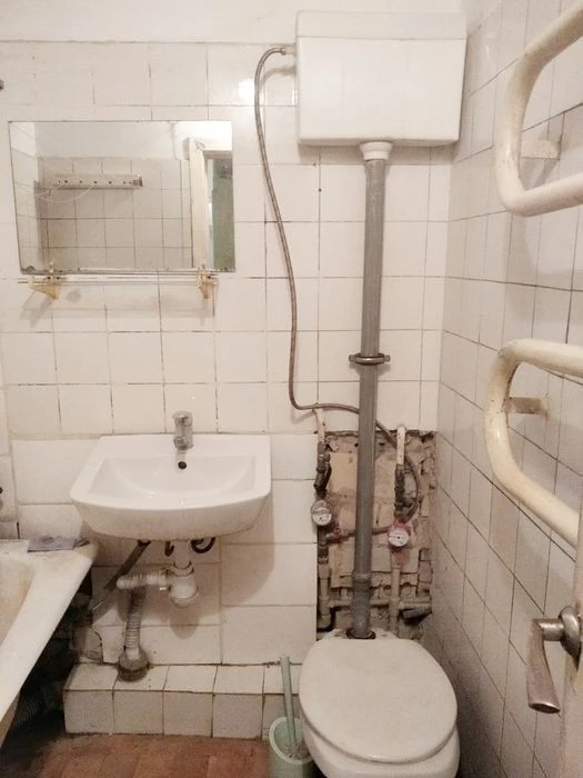 3 floor. Very profitable! 39m2. House near the Park! Gas. plate.