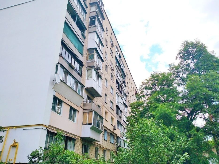 3 floor. Very profitable! 39m2. House near the Park! Gas. plate.