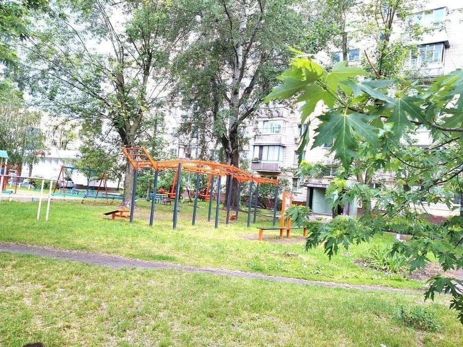 3 floor. Very profitable! 39m2. House near the Park! Gas. plate.
