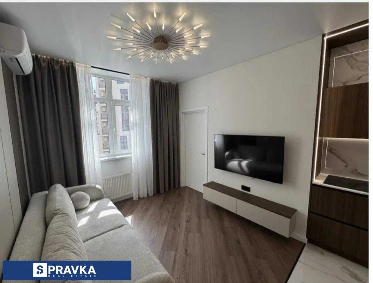 Продаж квартири бізнес класу, з авторським ремонтом біля Мор