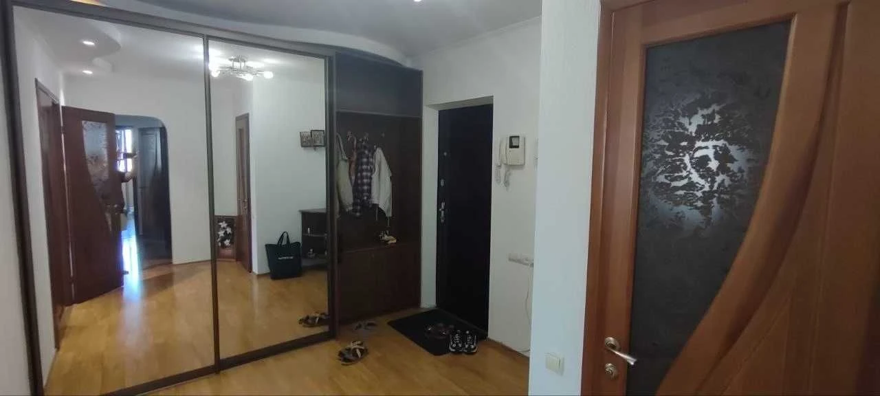 Продам квартиру у центрі Таірова, Левитана, новий будинок
