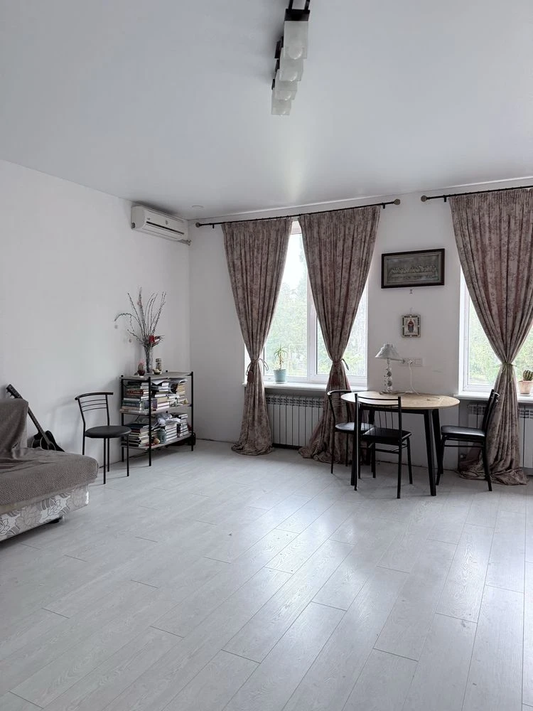 Продаж великої квартири. Лузанівка. Продам квартиру в Лузано