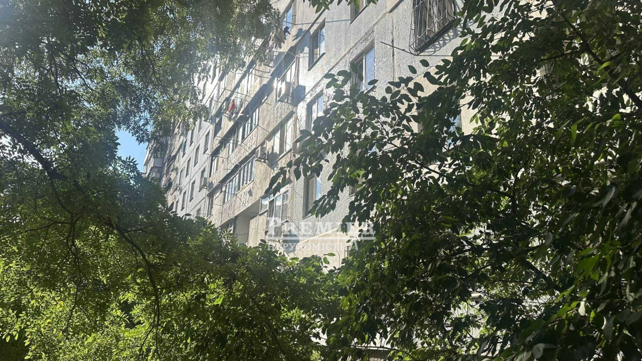 Трехкомнатная квартира у моря в Приморском районе