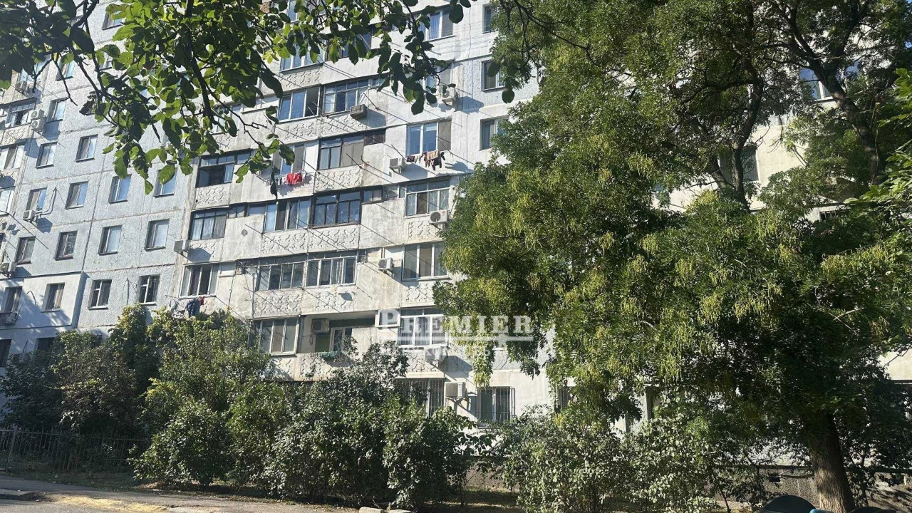 Трехкомнатная квартира у моря в Приморском районе