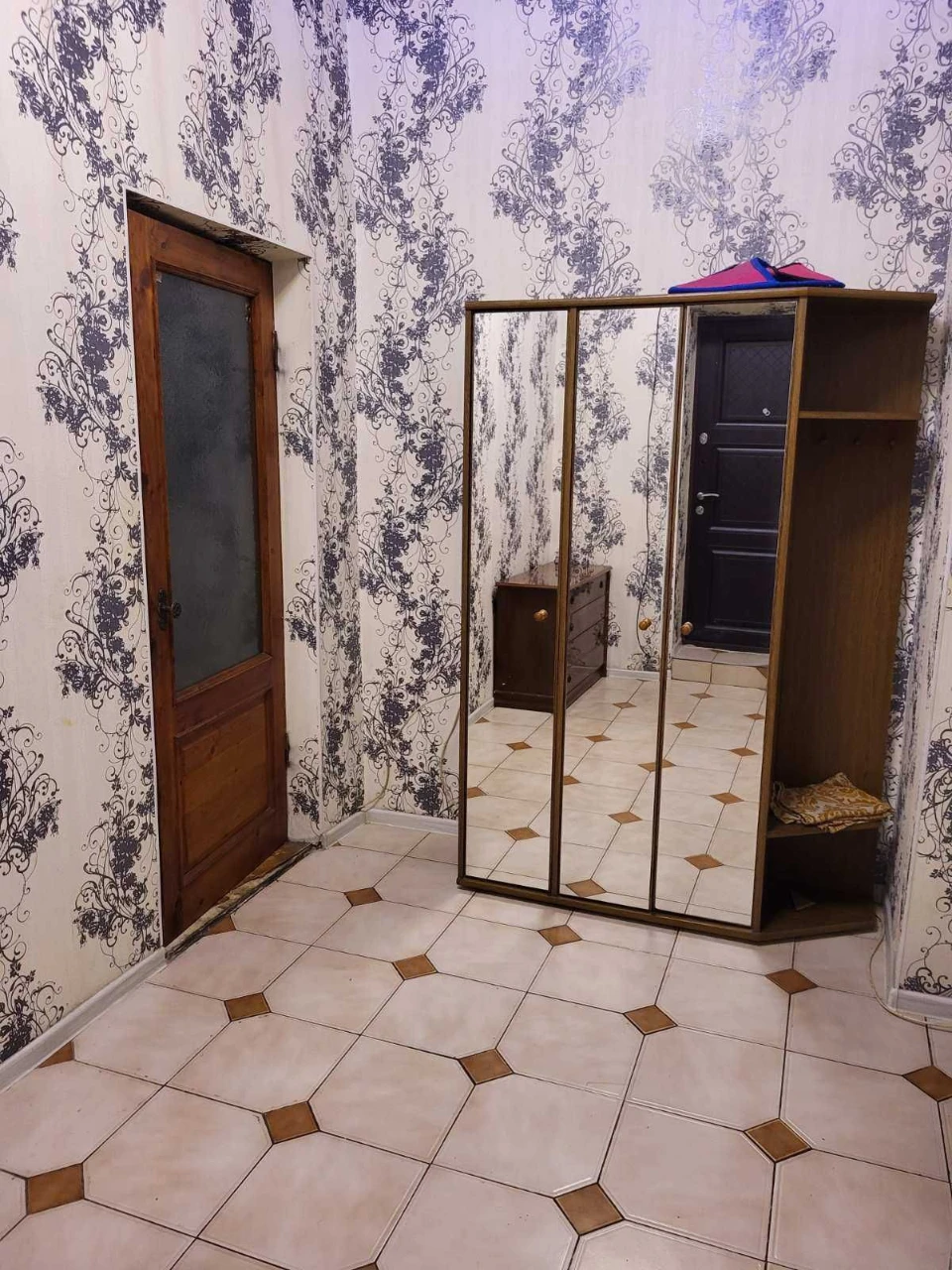 Продам 2 ком. квартиру с балконом  Фабричная/ Ивановский мос