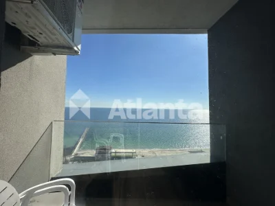 Двокімнатна квартира з прямим видом на море!