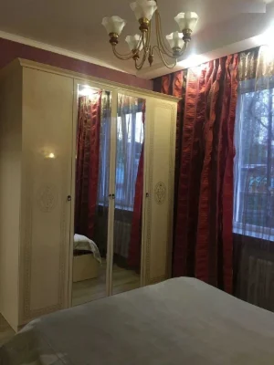 Продам 2х кімнатну квартиру по вулиці Чикаленка. на 1му пове