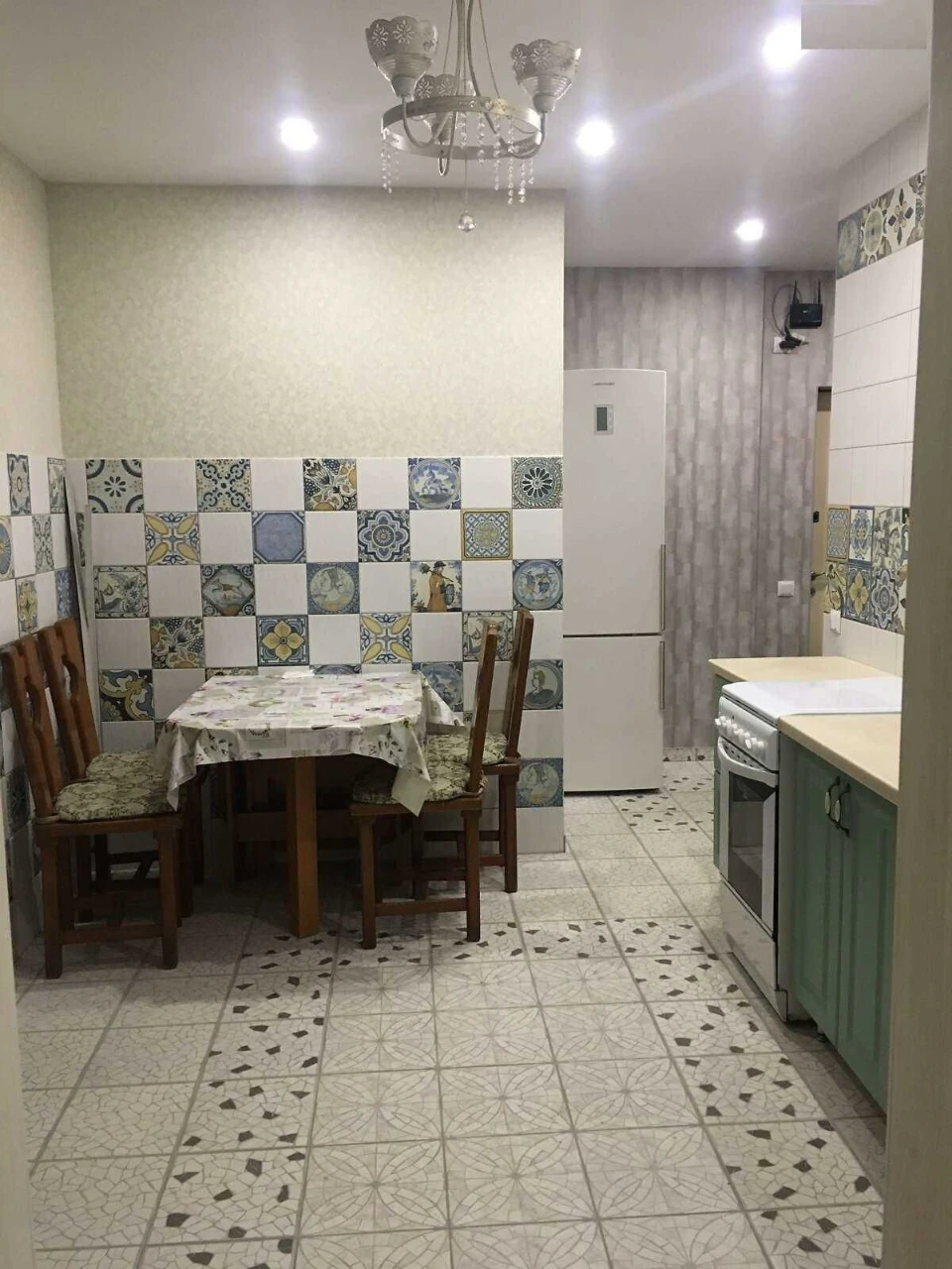 Продам 2х кімнатну квартиру по вулиці Чикаленка. на 1му пове