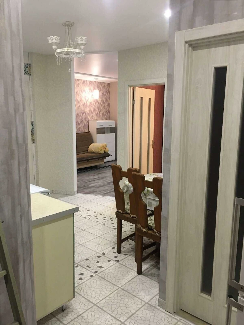 Продам 2х кімнатну квартиру по вулиці Чикаленка. на 1му пове