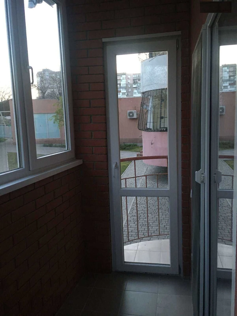 Продам 2х кімнатну квартиру по вулиці Чикаленка. на 1му пове