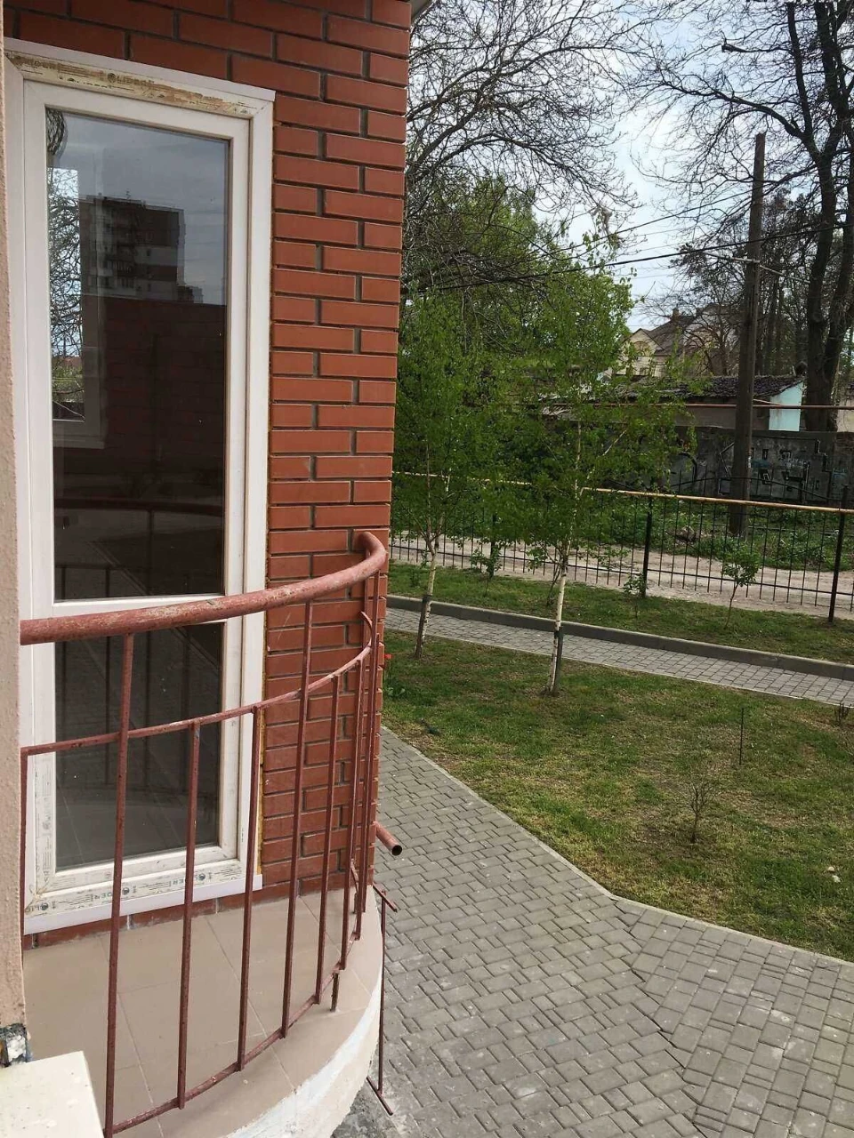 Продам 2х кімнатну квартиру по вулиці Чикаленка. на 1му пове