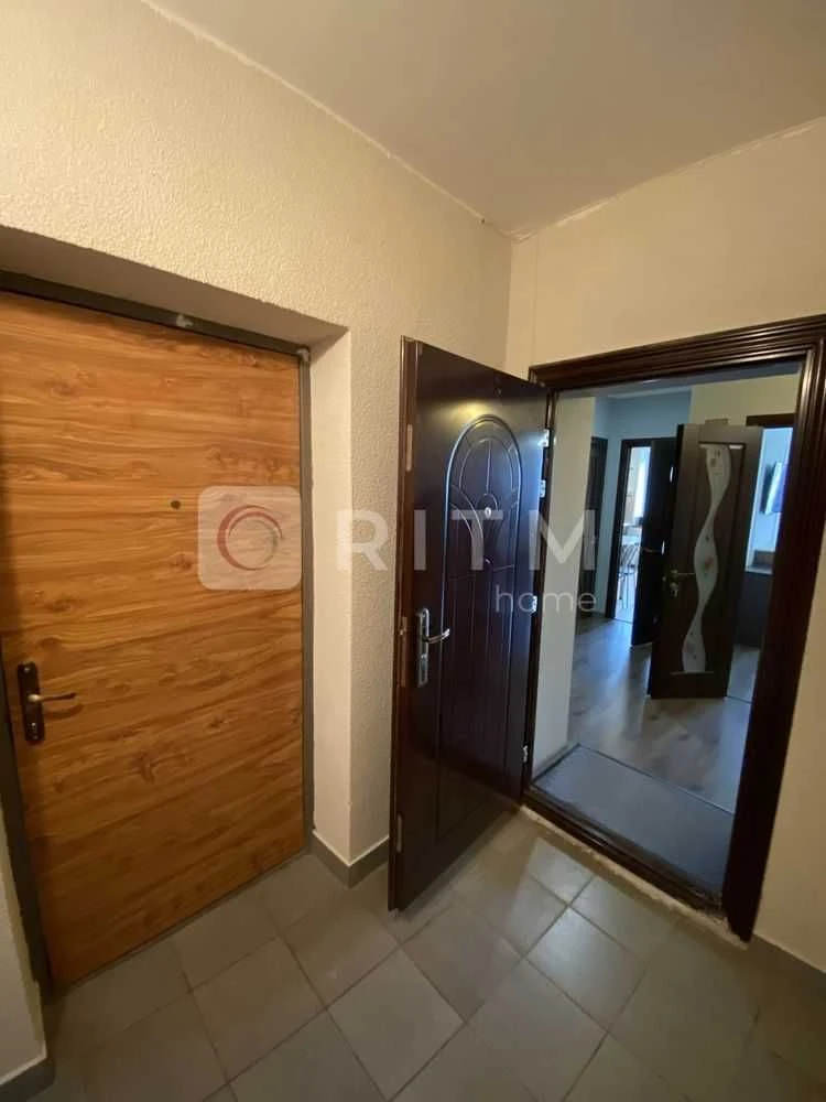 Простора двокімнатна квартира площею 69 м² у цегляному будин