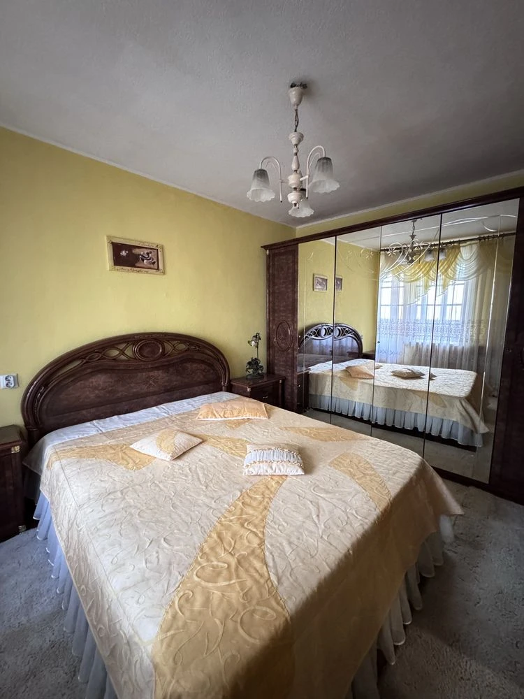 Продам 3к квартиру, вул. Довженка, 12