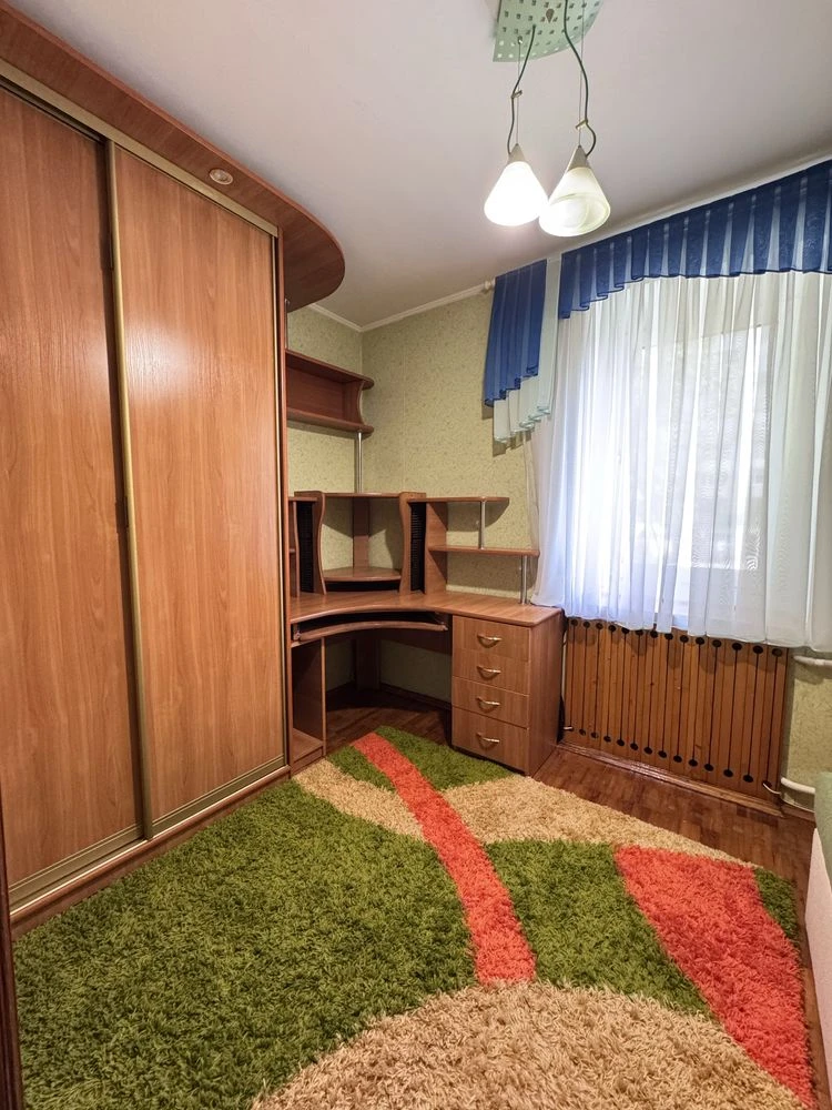 Продам 3к квартиру, вул. Довженка, 12