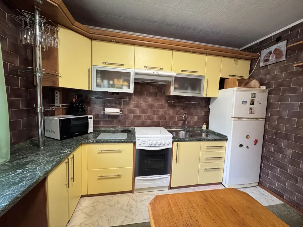 Продам 3к квартиру, вул. Довженка, 12