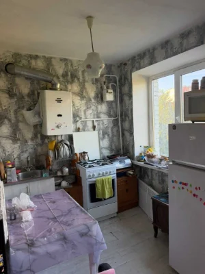 Продаж 2 к квартири 45м.кв Виставка