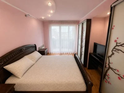 Продаж 3-х кімнатної квартири, центр, вул Велика Бердичівськ