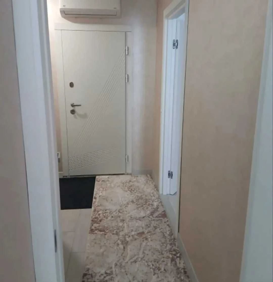 Продам 2 кімнатну квартиру в центрі