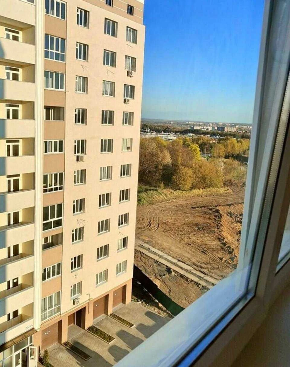Продається 1-кімнатна квартира, мікрораон Озерна — вулиця Лі