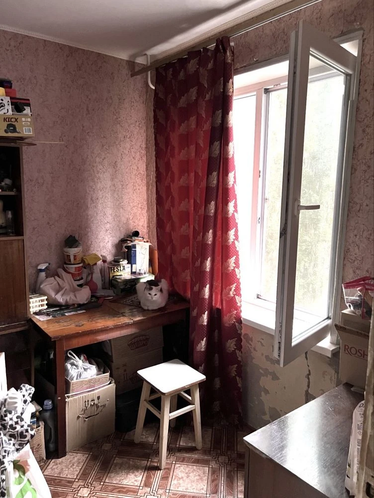 Продаж 3 к/к .Площа Перемоги . Вул. 12 Поздовжня