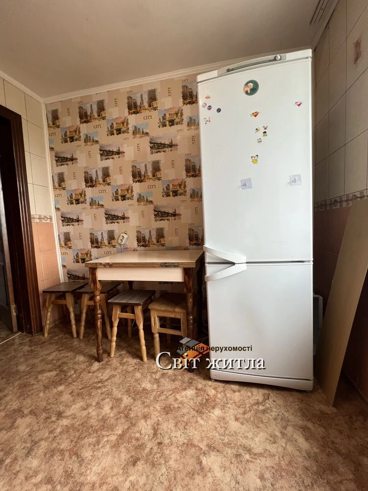 Продаж 2 к квартири в цегляному булинку