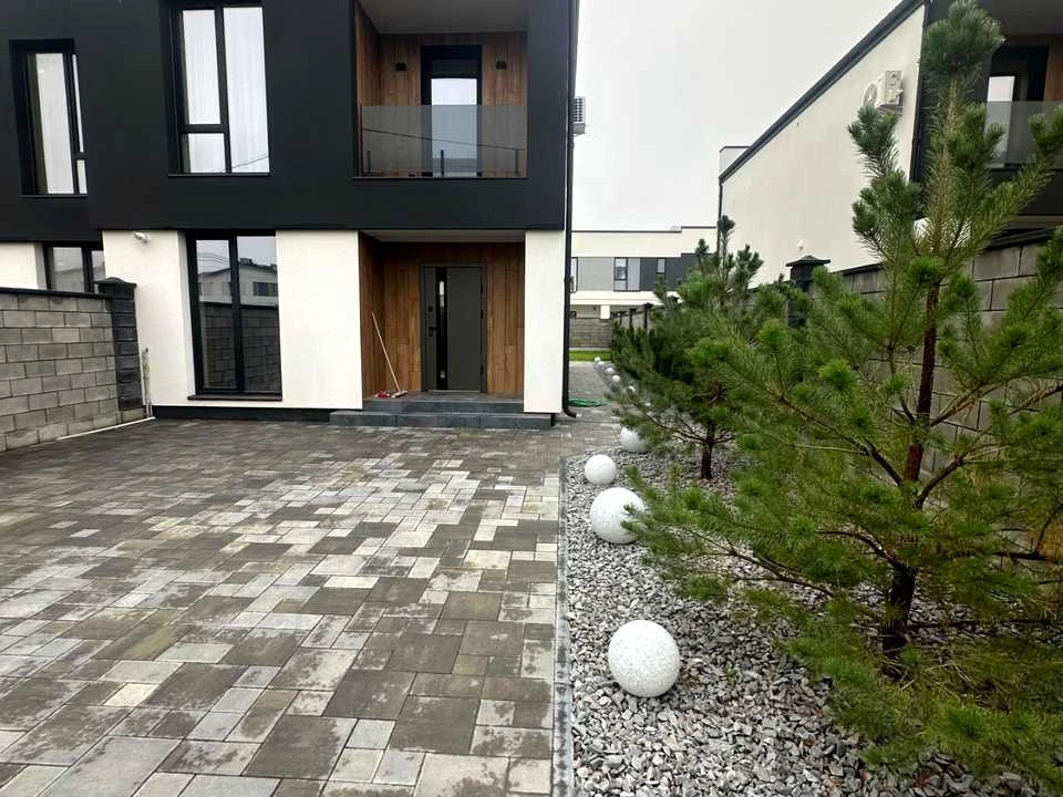 Будинок. Рівне, Голубєва