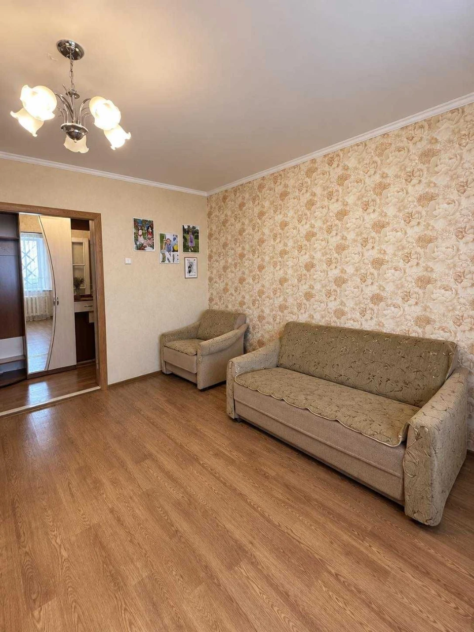 Продам 3-кімнатну квартиру в районі 13-ї Лінії
