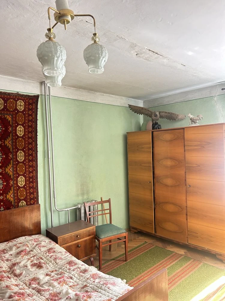 Продам 3-кімн. квартиру  в Центрі! 2/5 поверх, цегла, пр. Во