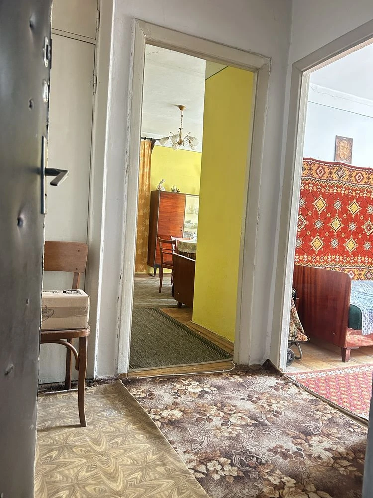 Продам 3-кімн. квартиру  в Центрі! 2/5 поверх, цегла, пр. Во