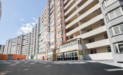 Продається простора квартира з чудовим плануванням — дві окр