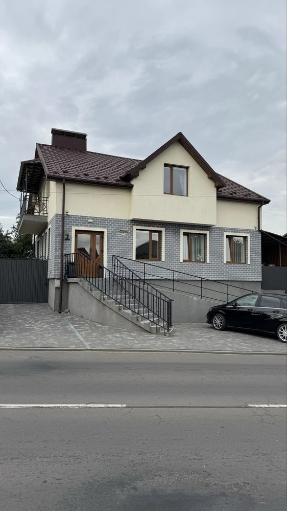 Будинок + діюча стоматологія в 50 км. від Луцька. Готовий бі