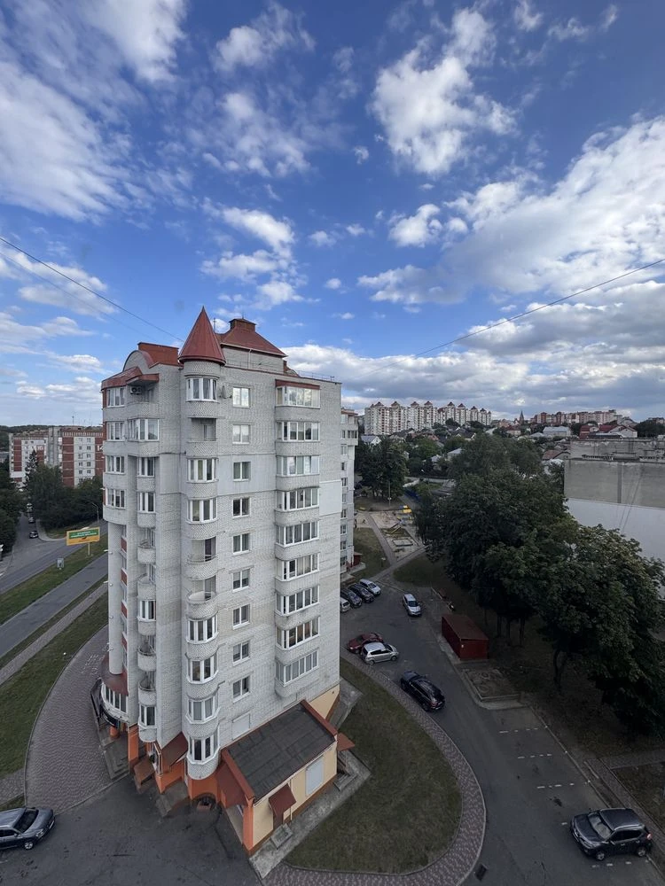 1,5 кімнатна квартра вул Коновальця