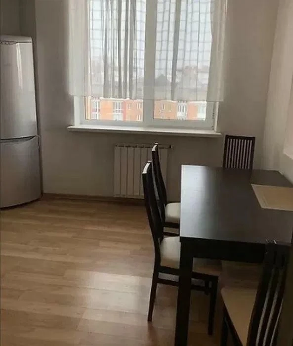 2-room apartment for sale 75 m², Heroes of Stalingrad Avenue.