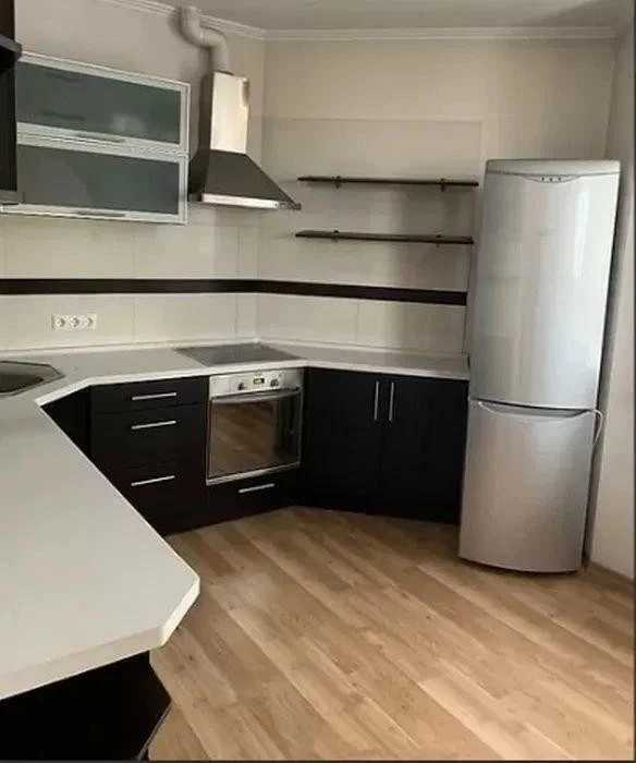 2-room apartment for sale 75 m², Heroes of Stalingrad Avenue.