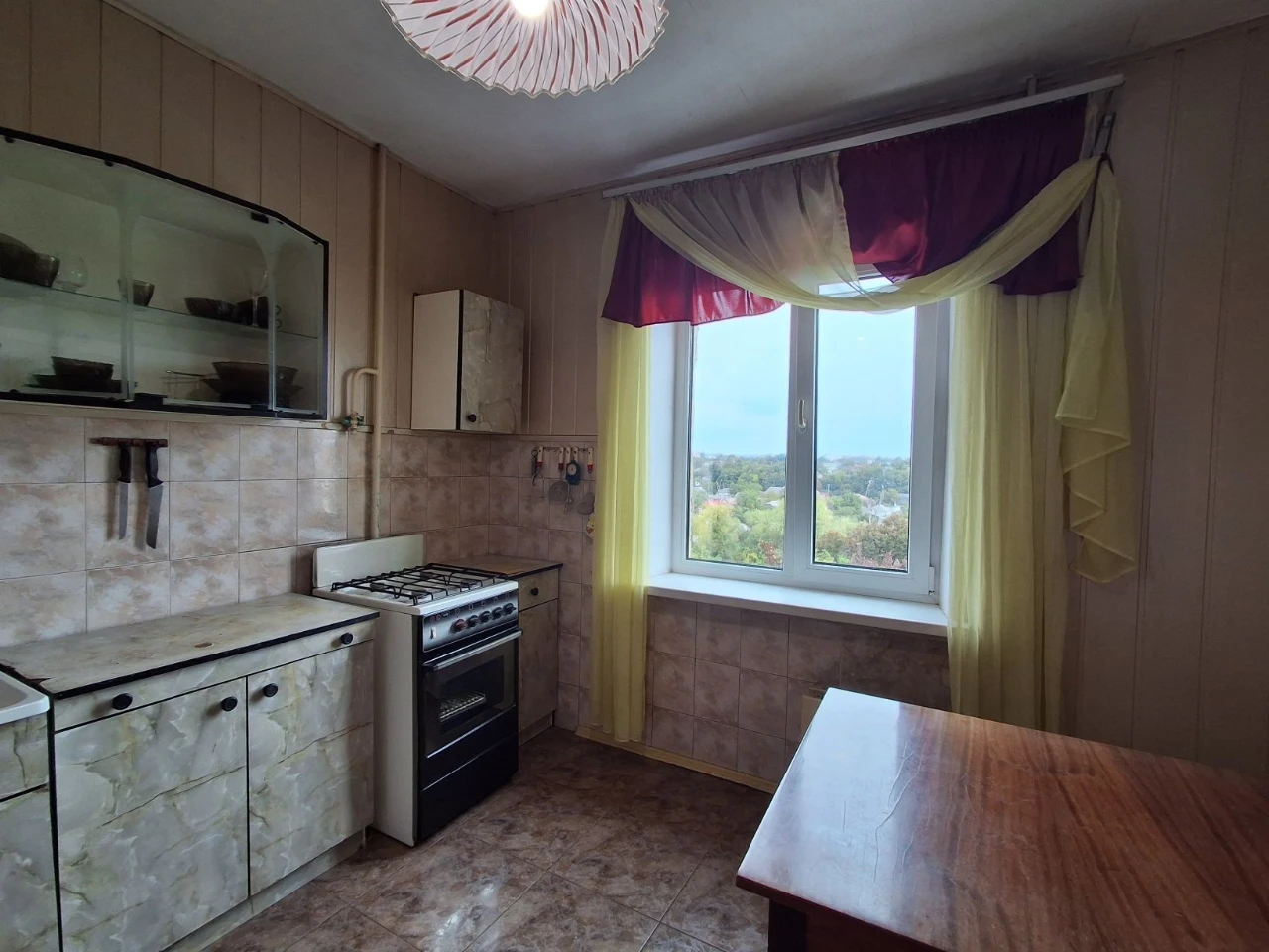 Продаж 3кімнатної квартири в самому центрі міста.