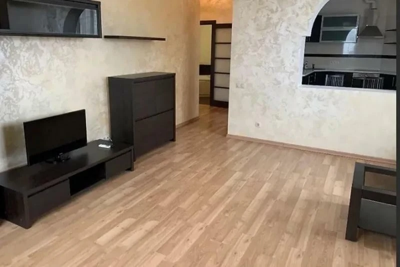 2-room apartment for sale 75 m², Heroes of Stalingrad Avenue.