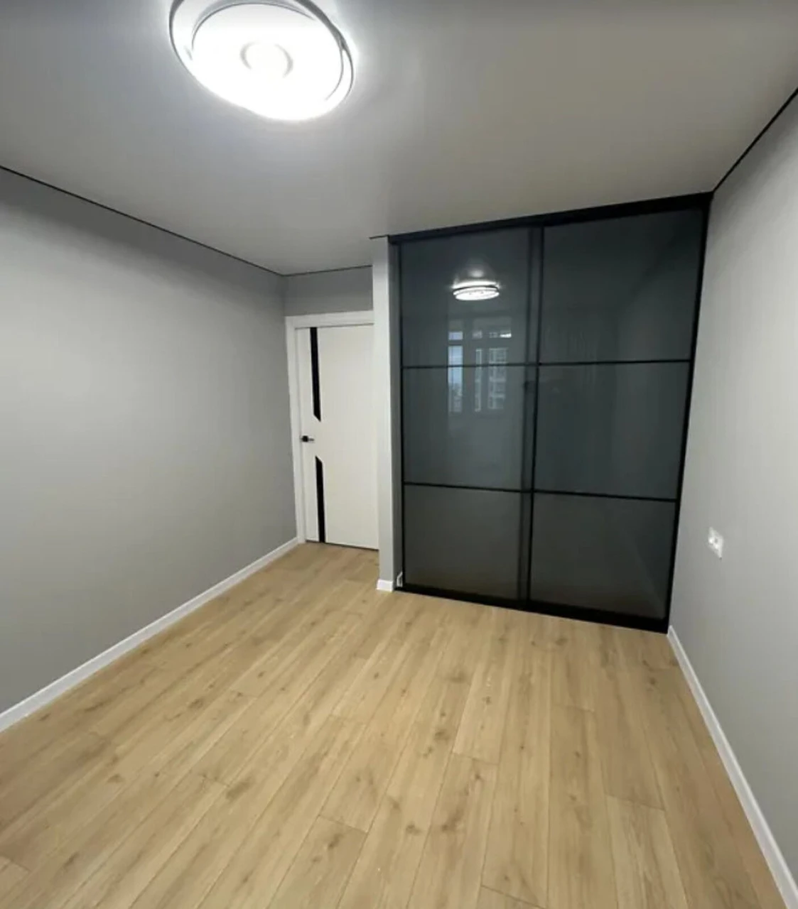 Продаж 2к квартири 55 кв. м на вул. Смакули