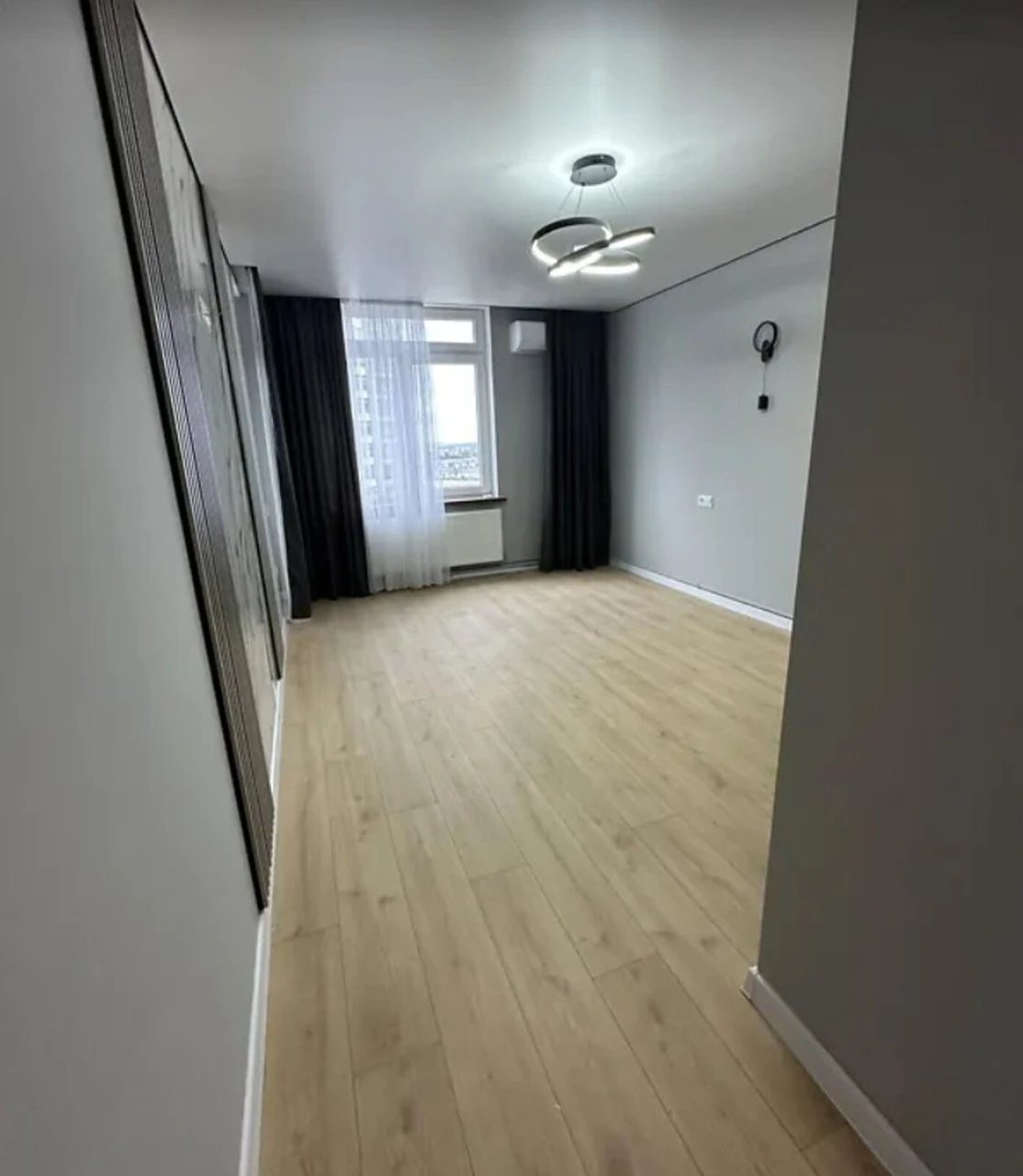 Продаж 2к квартири 55 кв. м на вул. Смакули