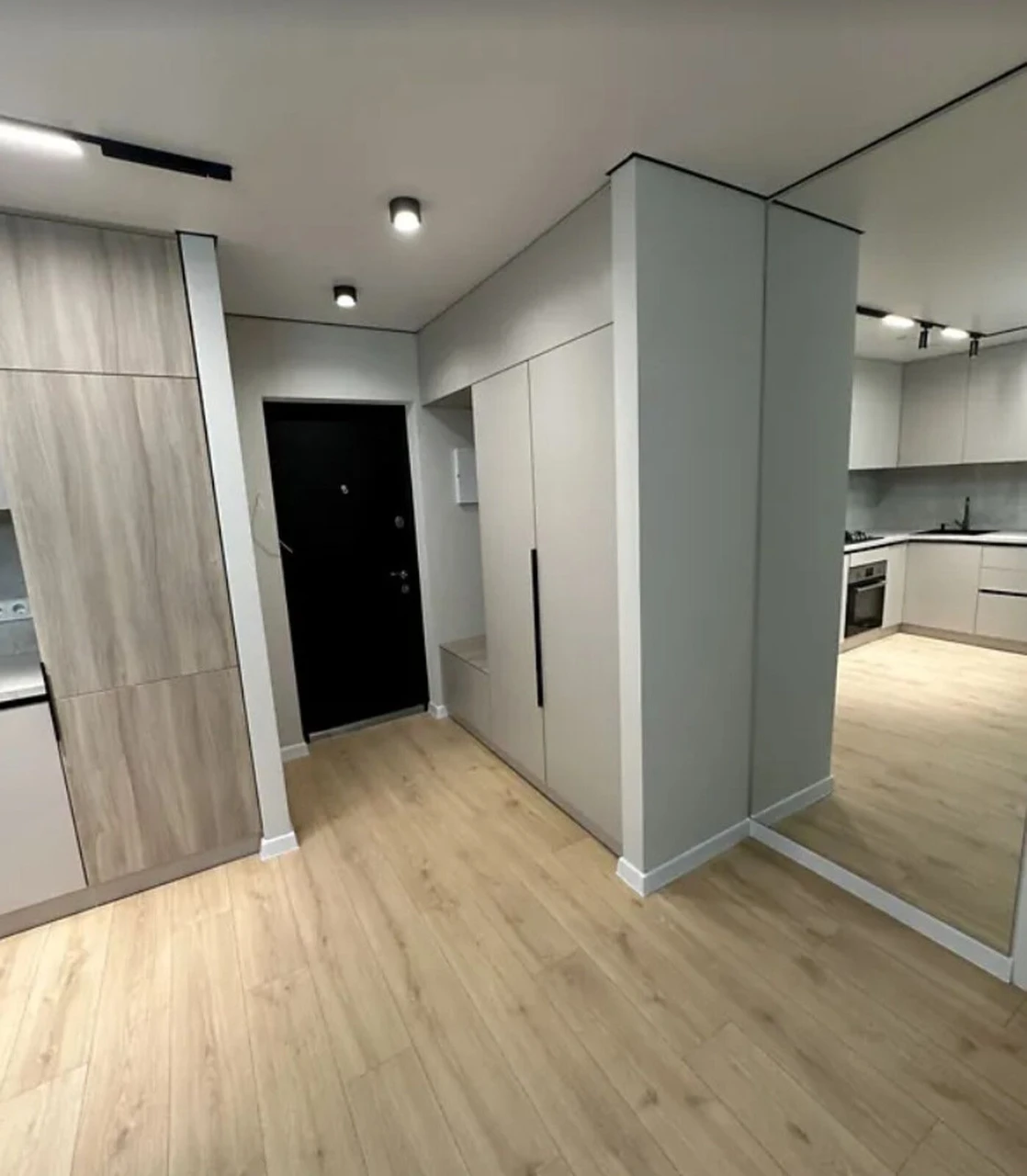 Продаж 2к квартири 55 кв. м на вул. Смакули