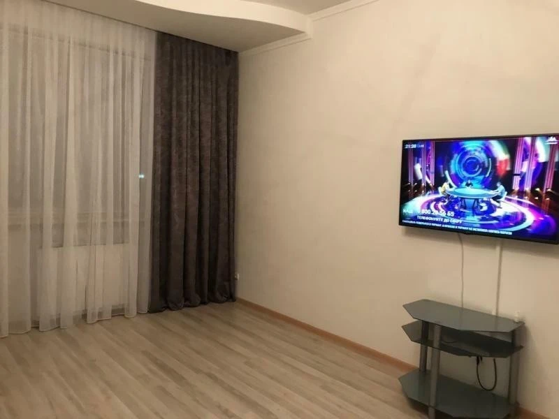 2-room apartment for sale 75 m², Heroes of Stalingrad Avenue.