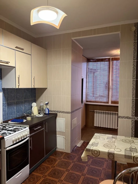 Продам 2 комнатную квартиру. Центр м. Площадь Конституции