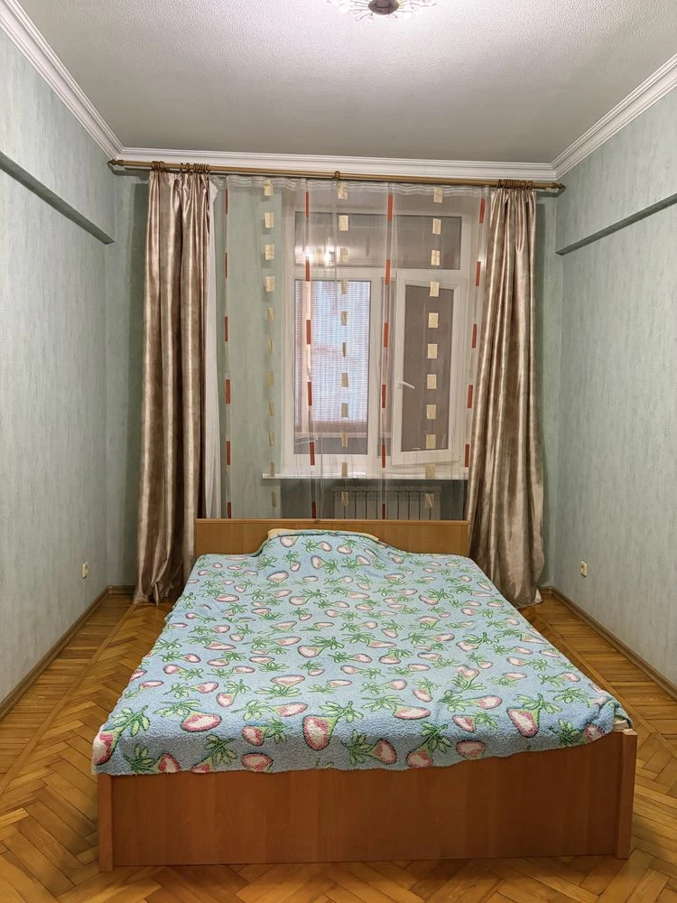 Продам 2 комнатную квартиру. Центр м. Площадь Конституции