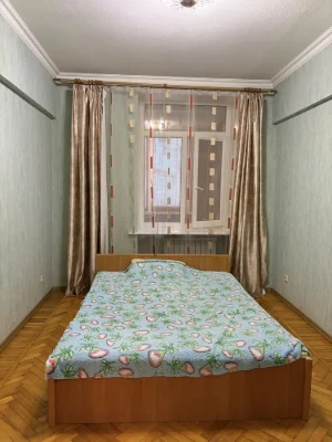 Продам 2 комнатную квартиру. Центр м. Площадь Конституции