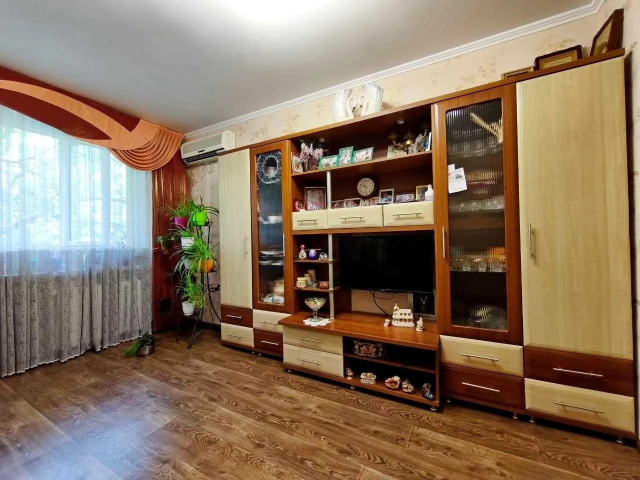 2-кімнатна квартира 44 м² — якісний ремонт, меблі, техніка (